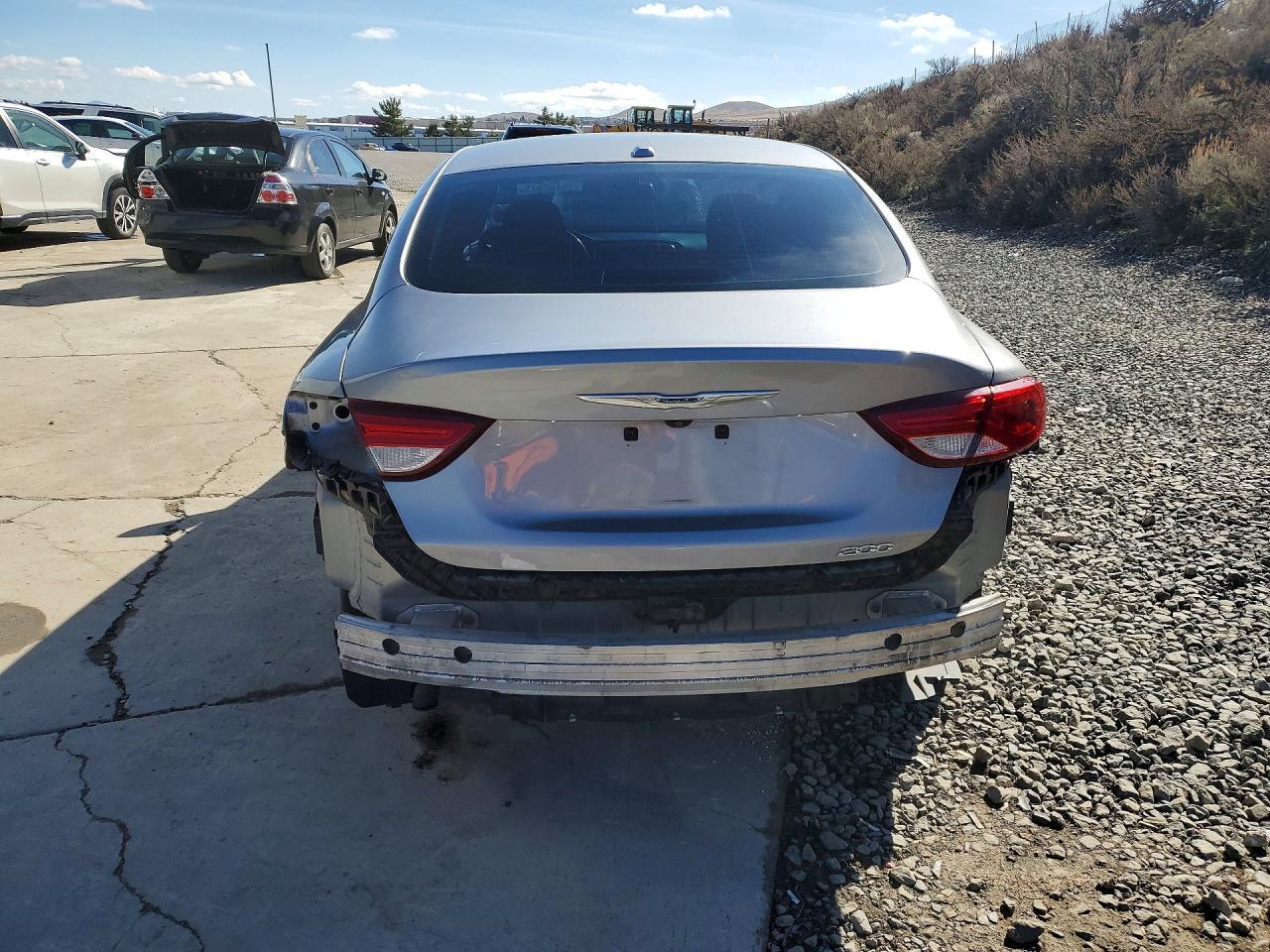 2015 Chrysler 200 Limited - zdjęcie 6