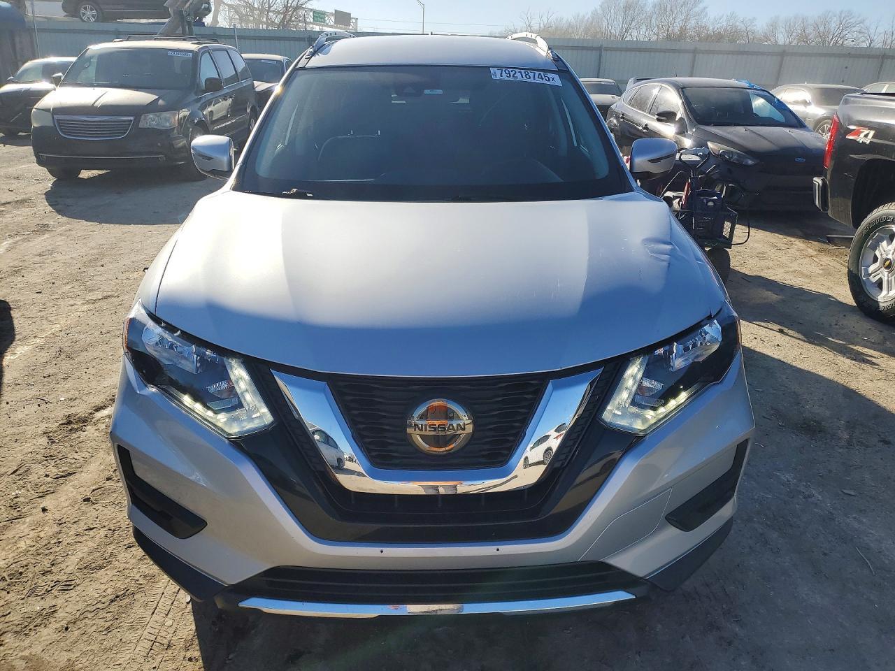 2020 Nissan Rogue Sv - zdjęcie 5