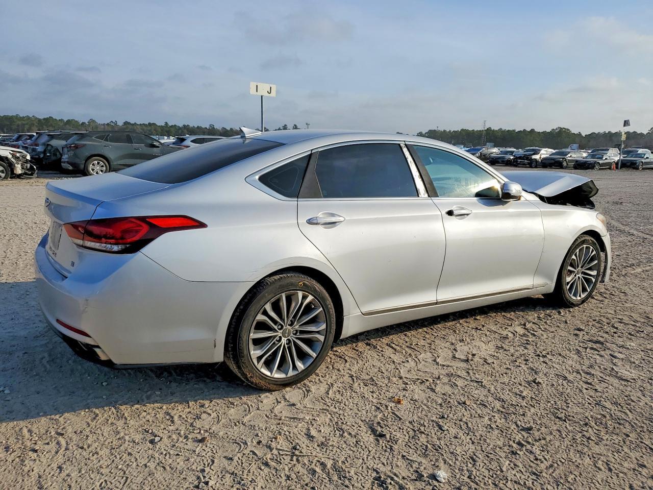 2015 Hyundai Genesis 3.8L - zdjęcie 3
