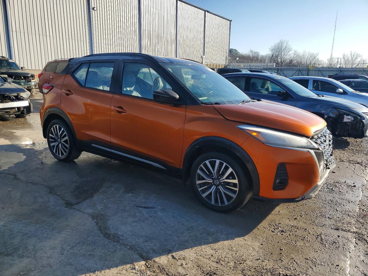 2021 Nissan Kicks Sr - zdjęcie 4