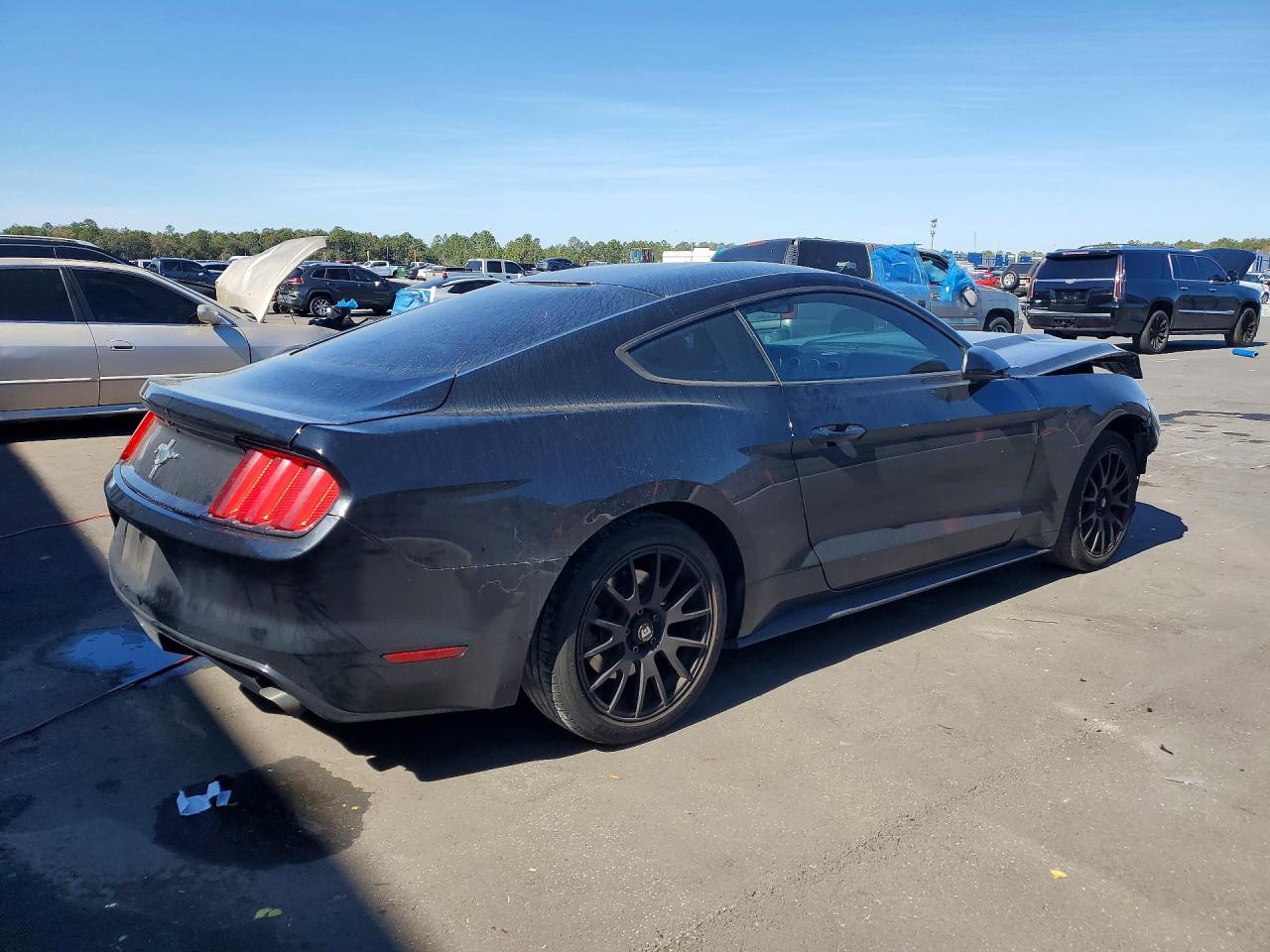 2016 Ford Mustang - zdjęcie 3