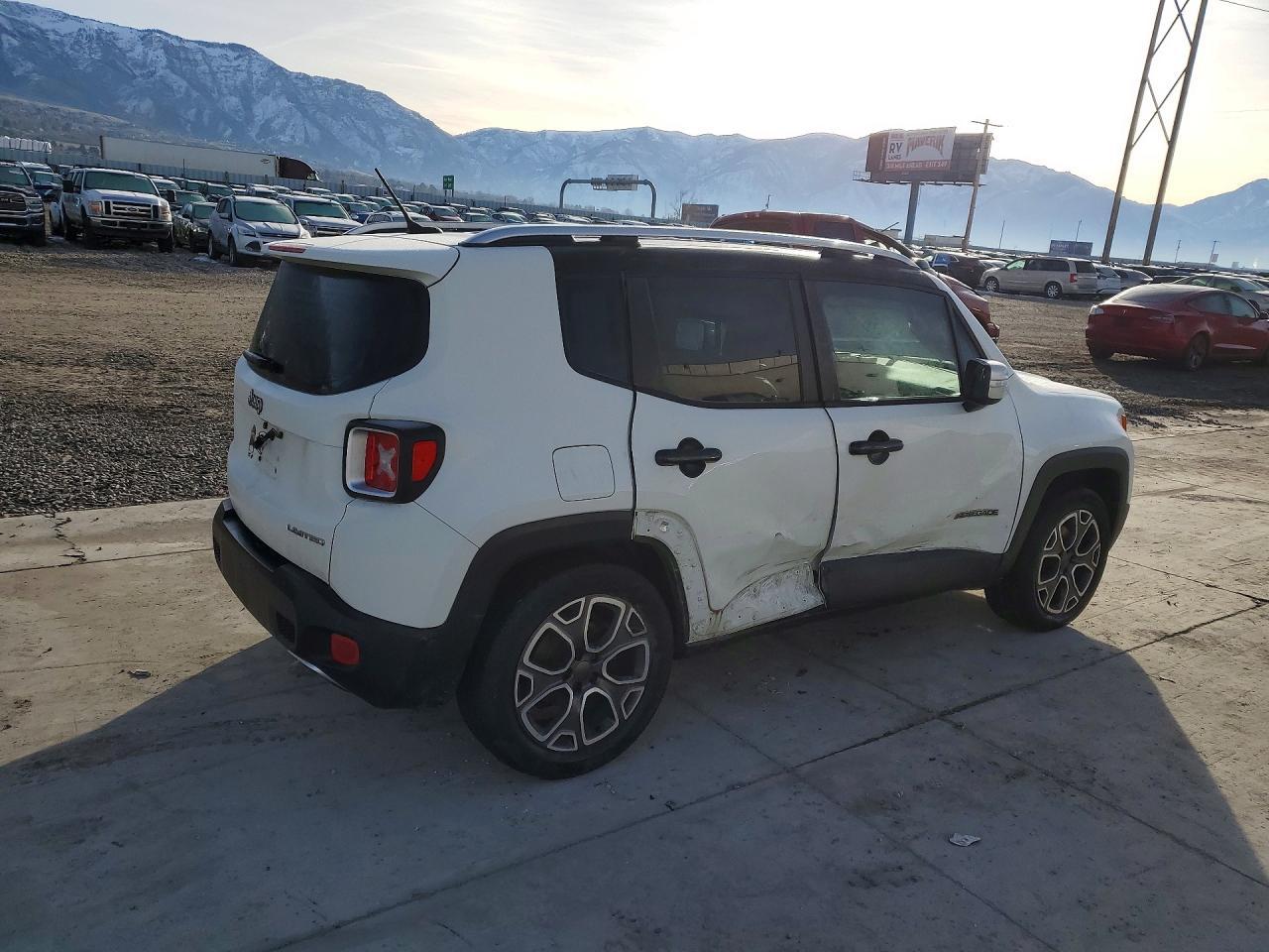2015 Jeep Renegade Limited - zdjęcie 3