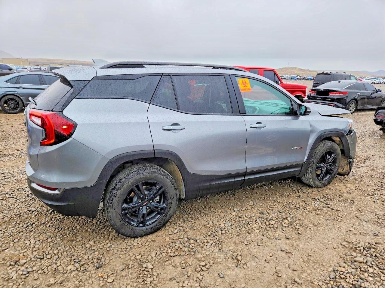 2023 GMC Terrain At4 - zdjęcie 3
