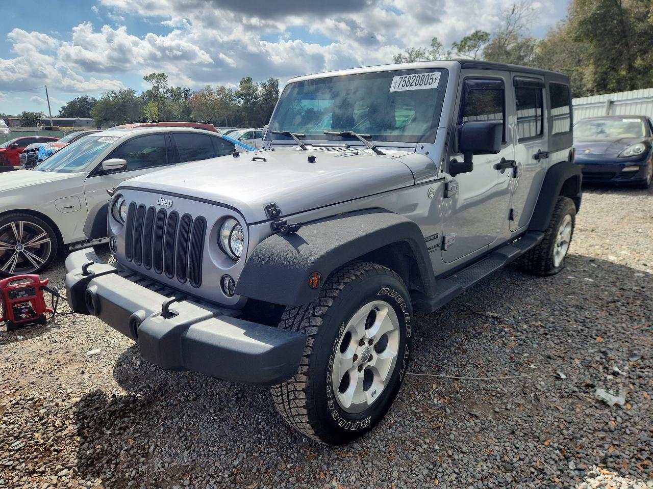 2014 Jeep Wrangler Unlimited Sport - zdjęcie główne