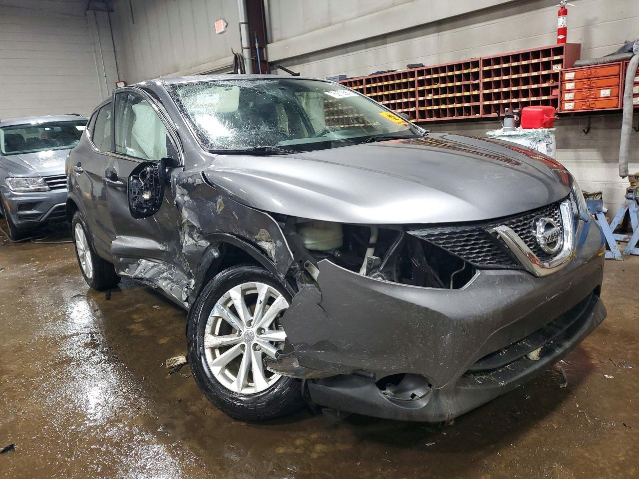 2017 Nissan Rogue Sport S - zdjęcie 4