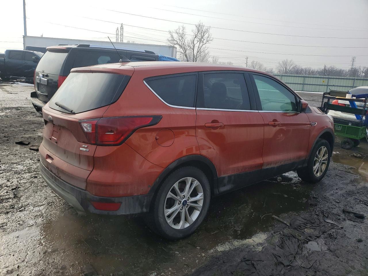 2019 Ford Escape - zdjęcie 3