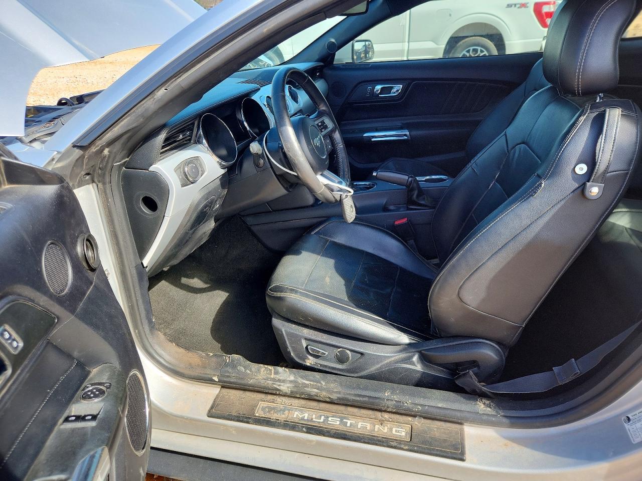 2016 Ford Mustang - zdjęcie 7