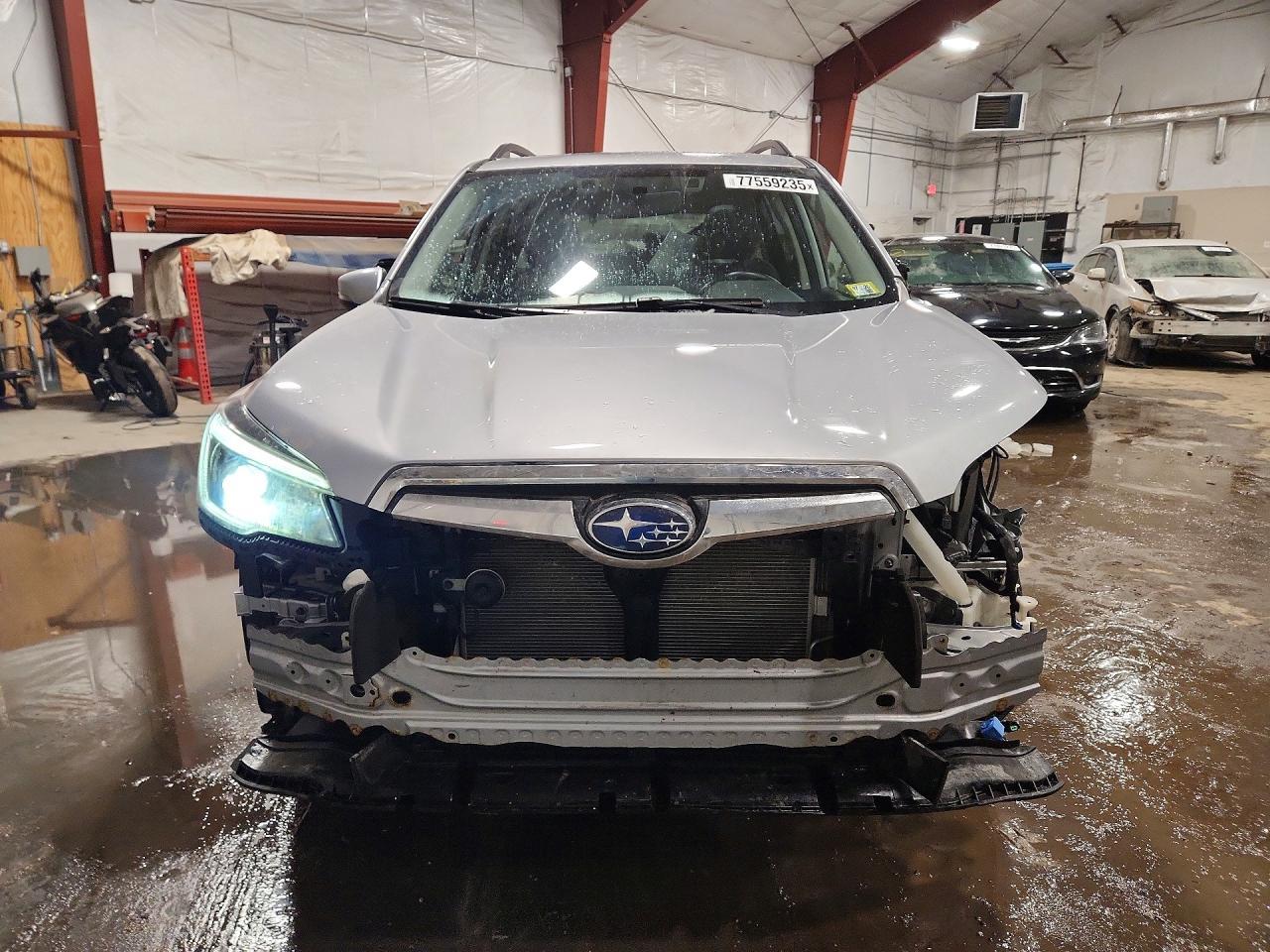 2021 Subaru Forester Limited - zdjęcie 5