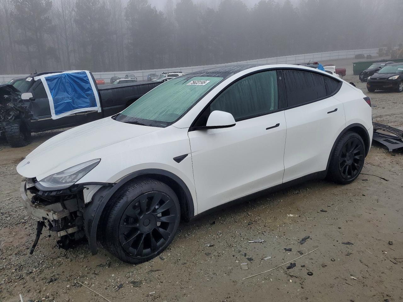 2021 Tesla Model Y - zdjęcie główne