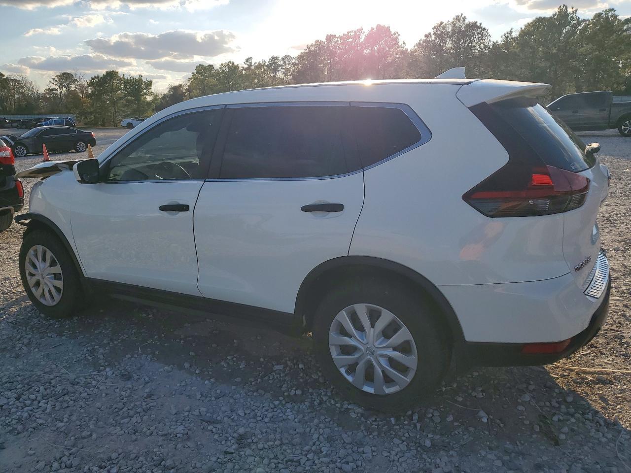2020 Nissan Rogue S - zdjęcie 2