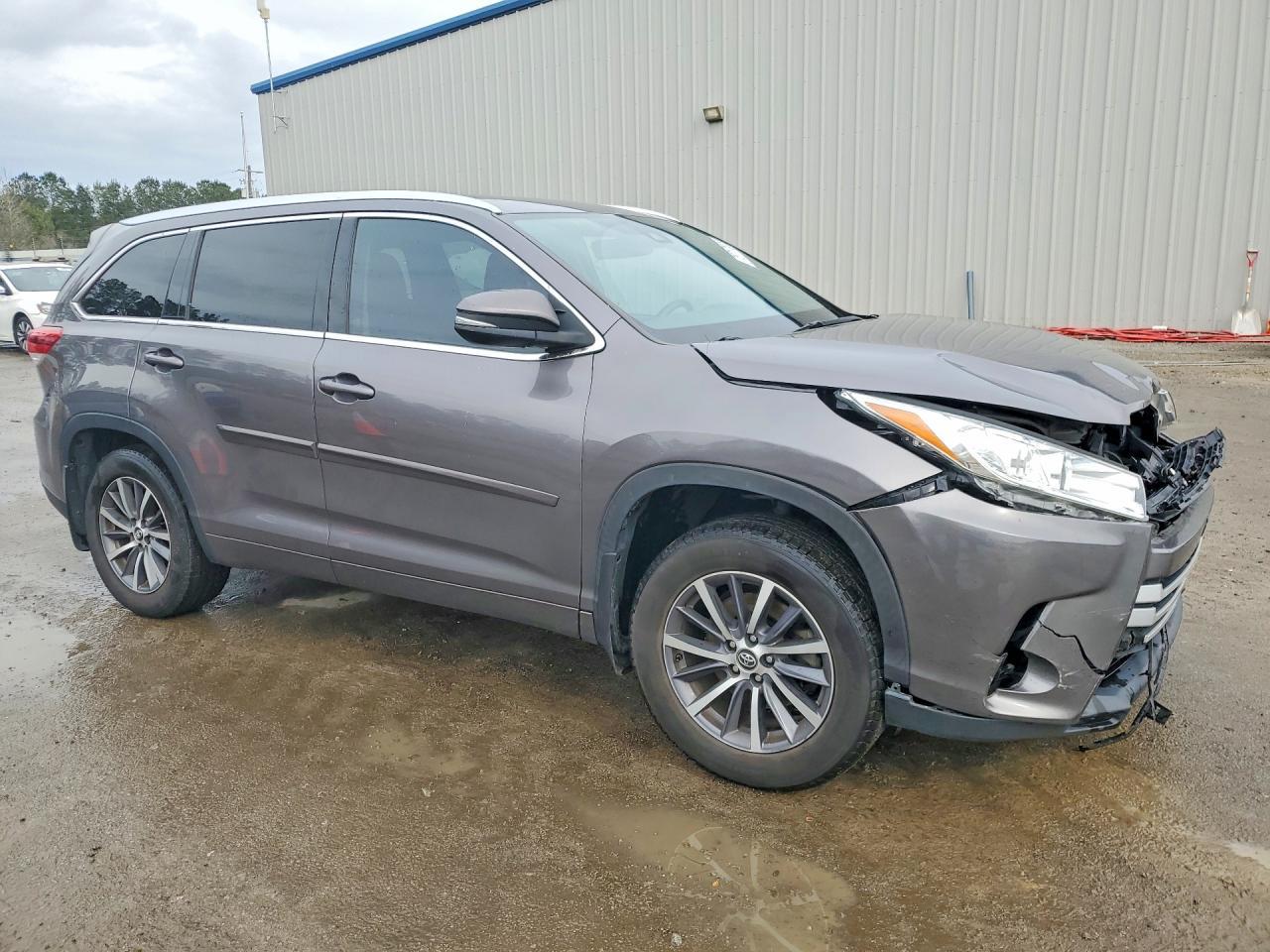 2017 Toyota Highlander Xle - zdjęcie 4