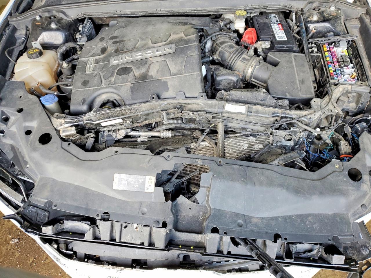 2018 Lincoln Continental - zdjęcie 11