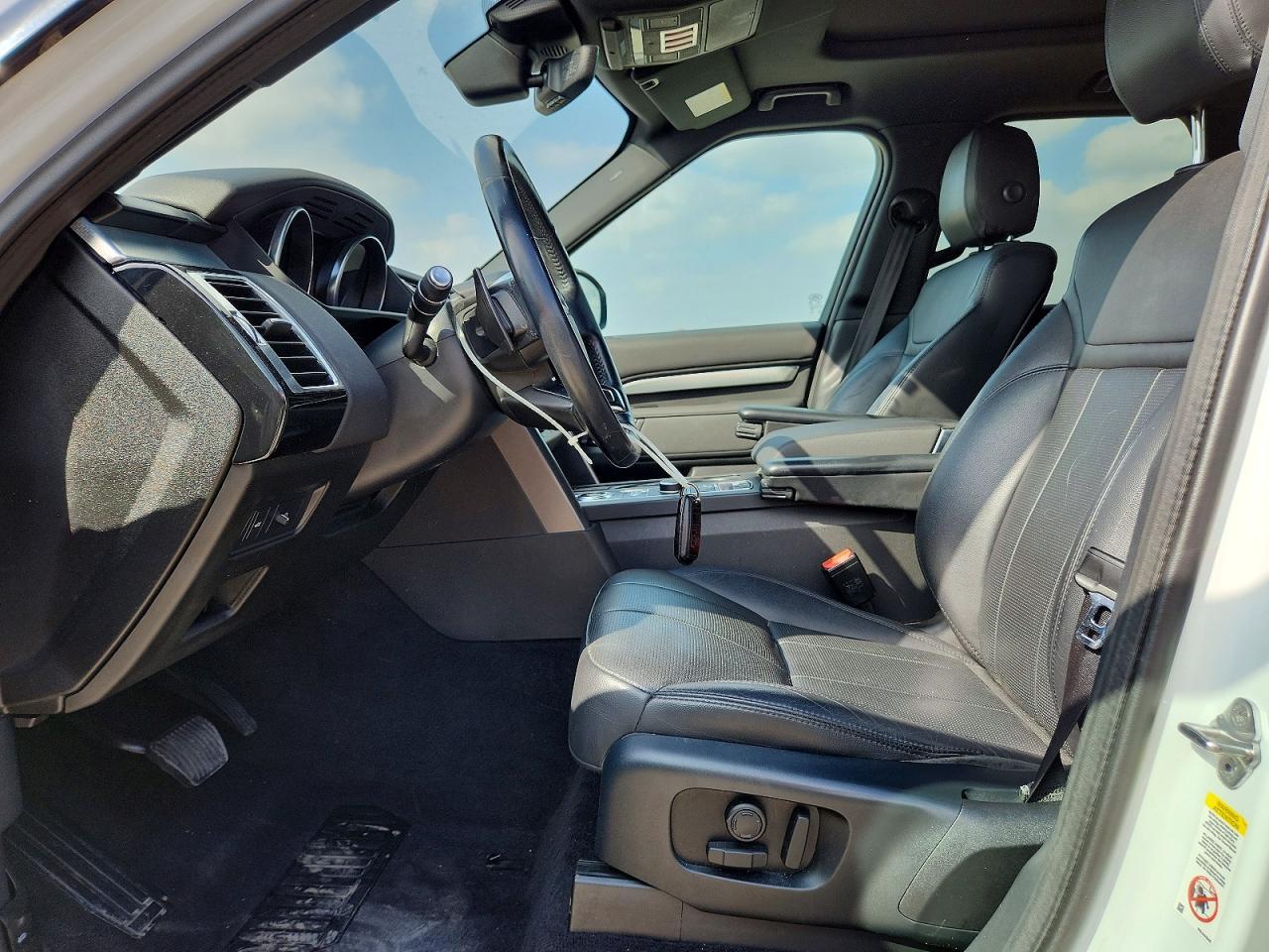 2020 Land Rover Discovery Landmark - zdjęcie 7