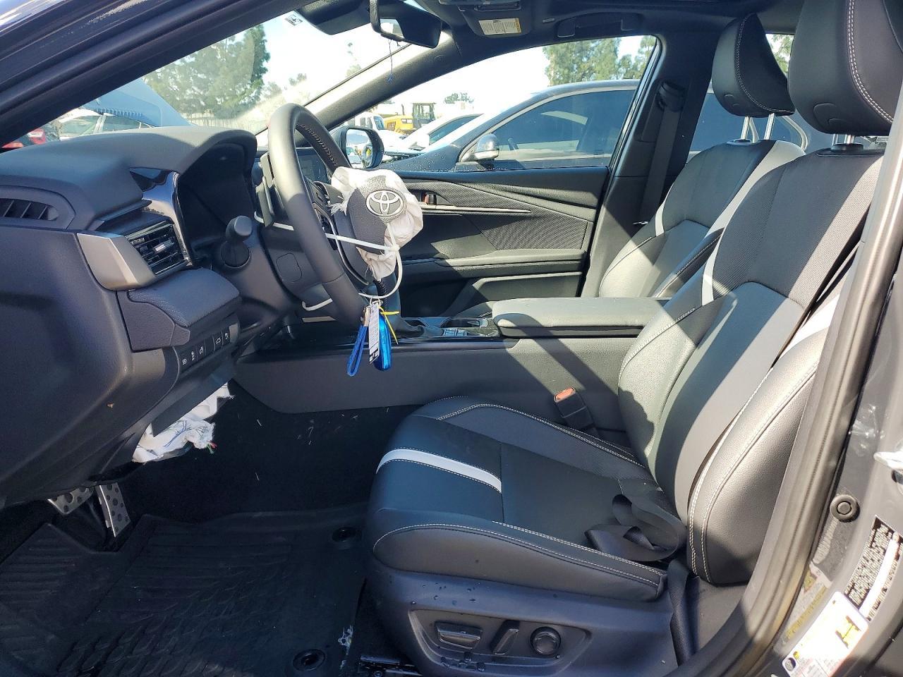 2025 Toyota Camry Xse - zdjęcie 7