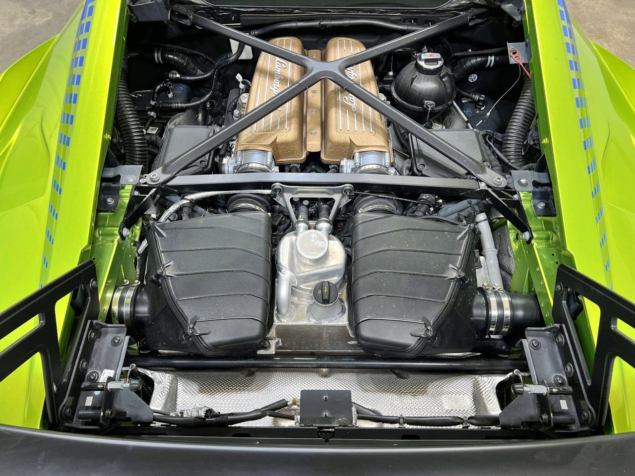 2022 Lamborghini Huracan Sto - zdjęcie 11