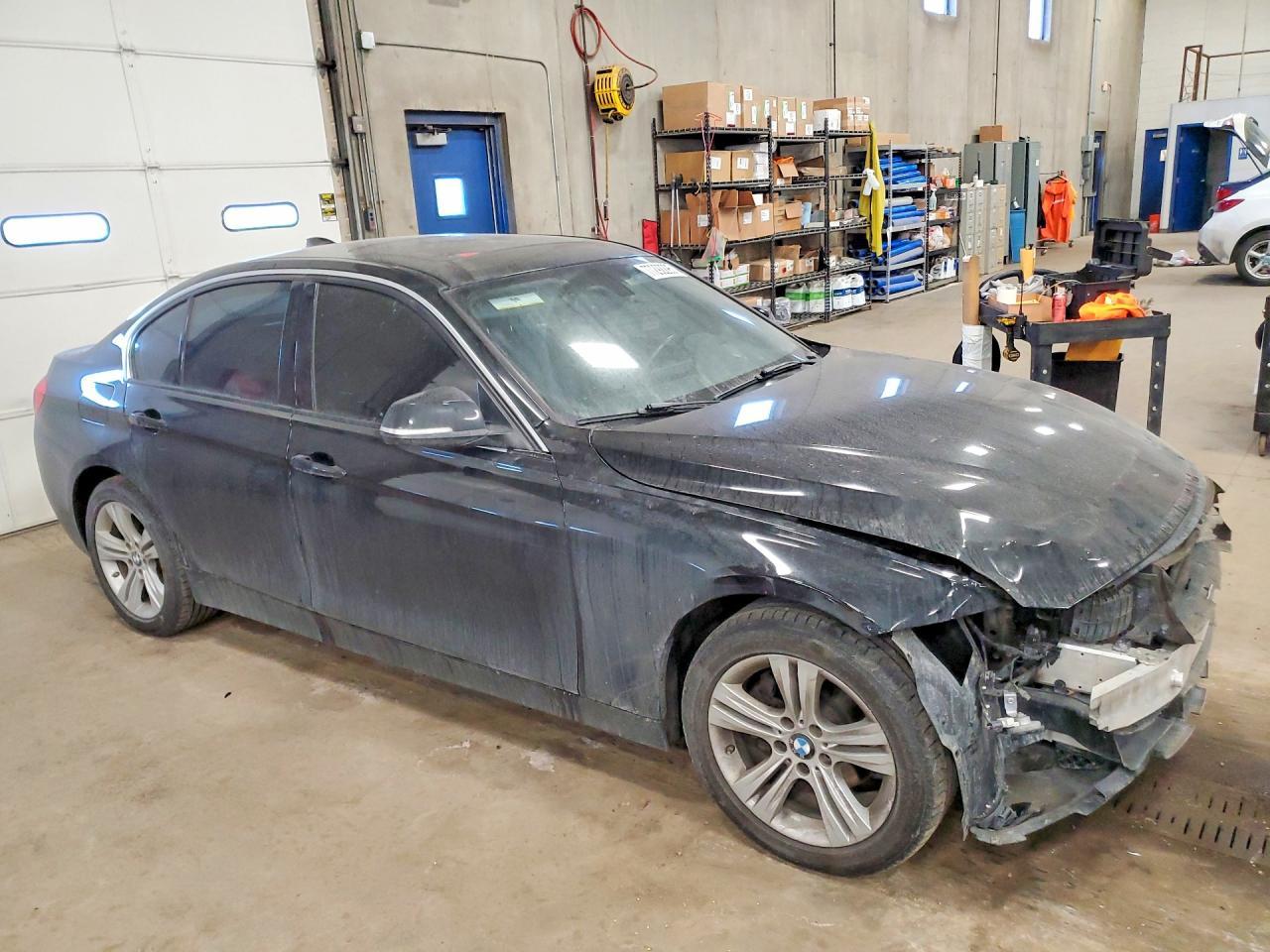 2018 BMW 330 Xi - zdjęcie 4