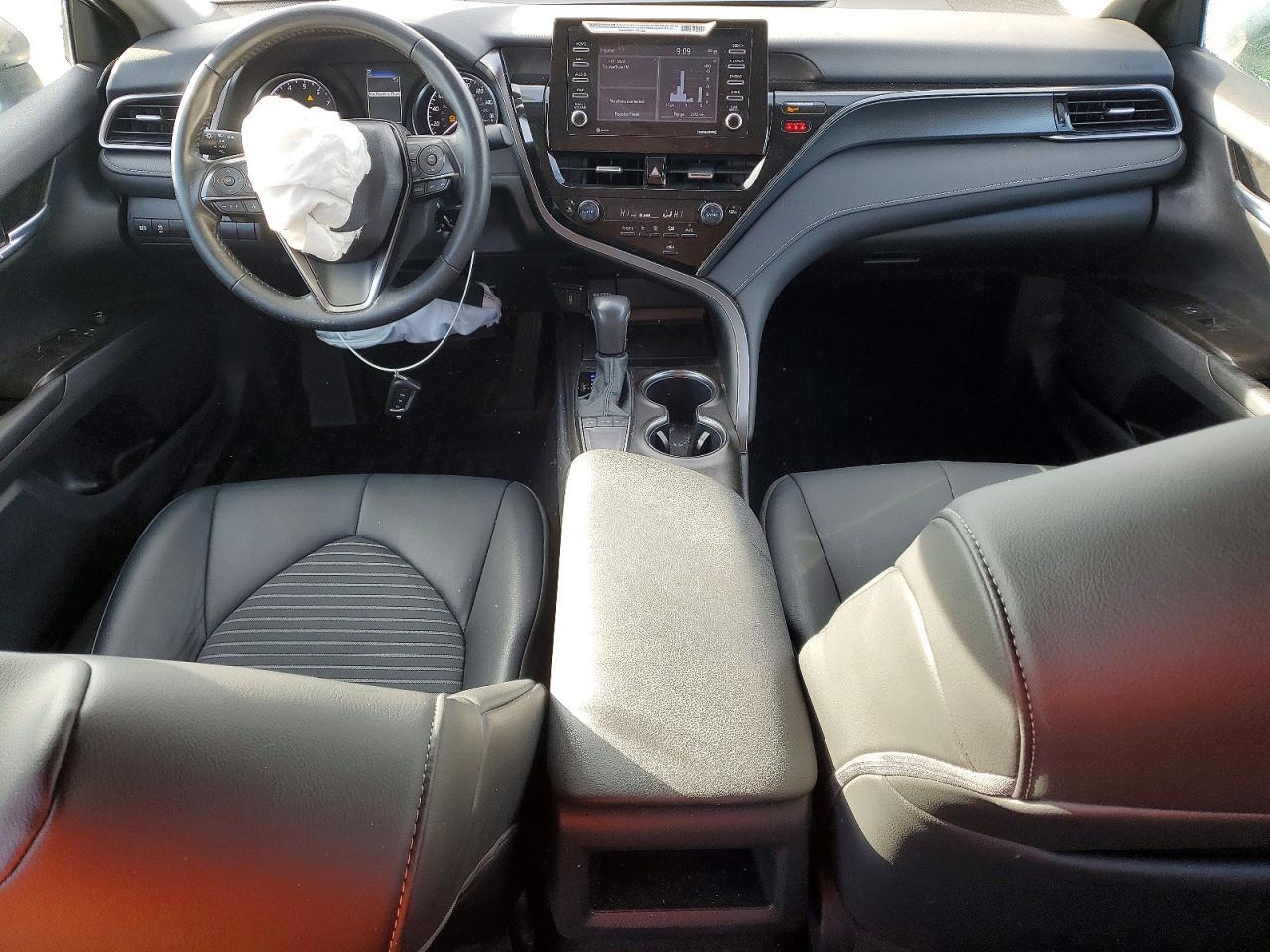 2024 Toyota Camry Se - zdjęcie 8