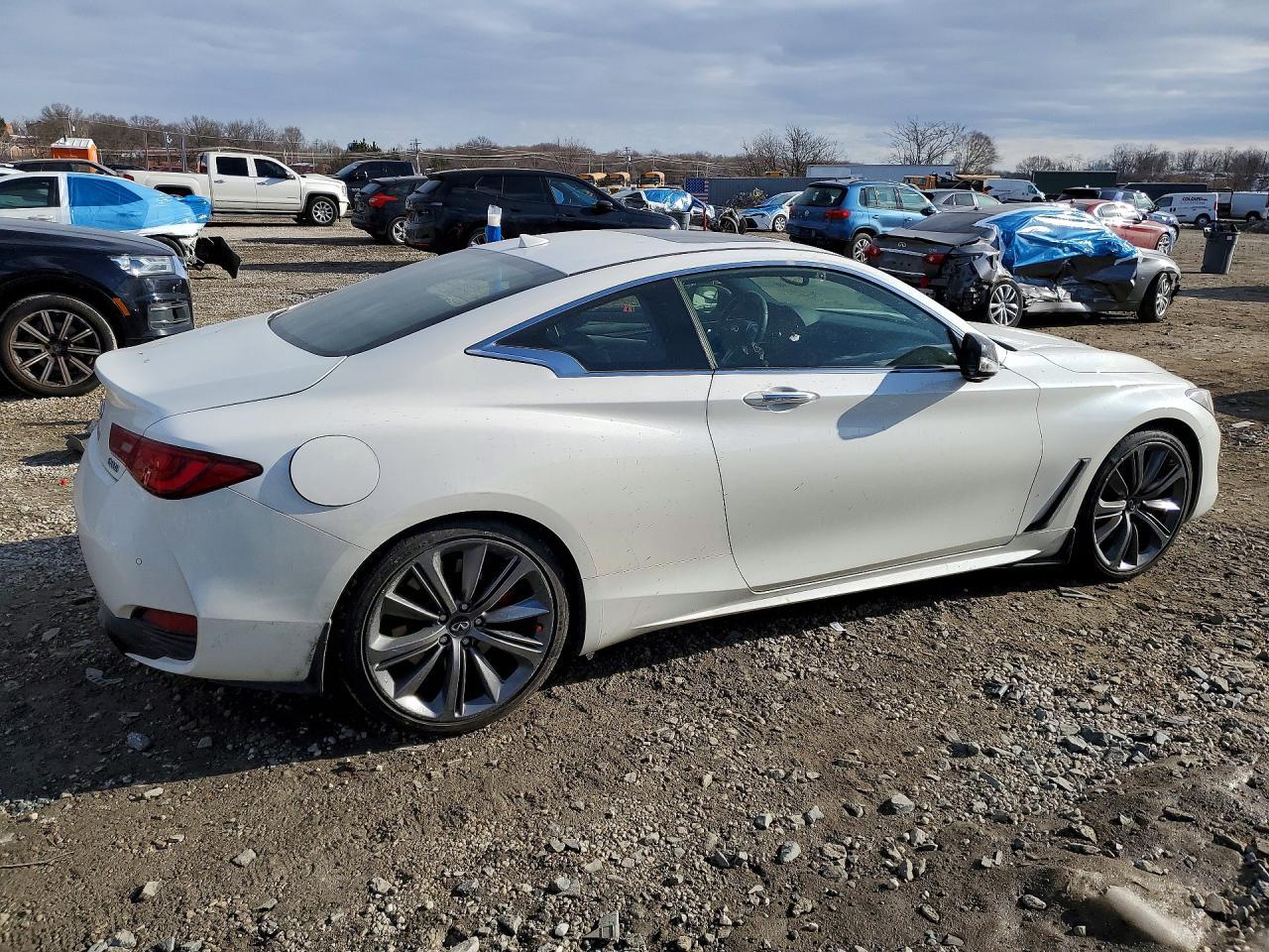2021 Infiniti Q60 Red Sport 400 - zdjęcie 3