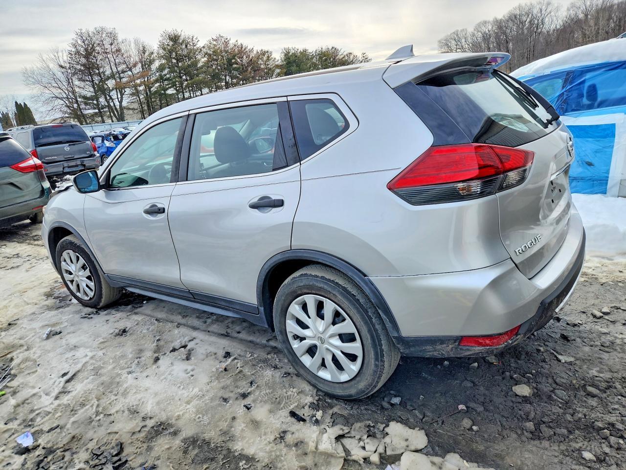 2017 Nissan Rogue S - zdjęcie 2