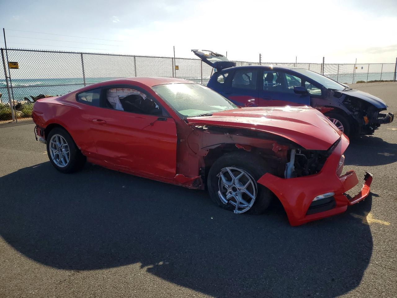 2016 Ford Mustang - zdjęcie 4