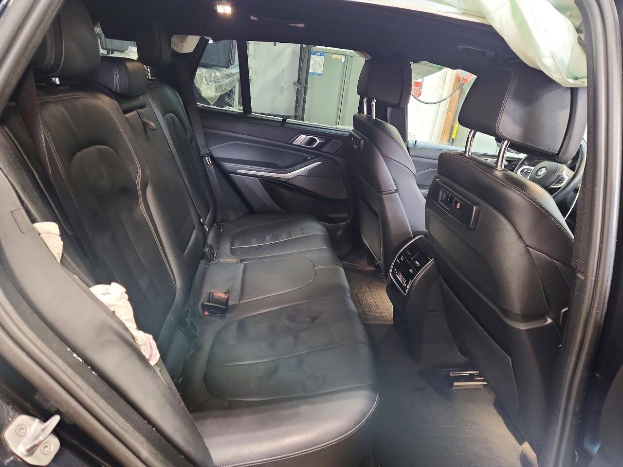 2021 BMW X5 xDrive40I - zdjęcie 11