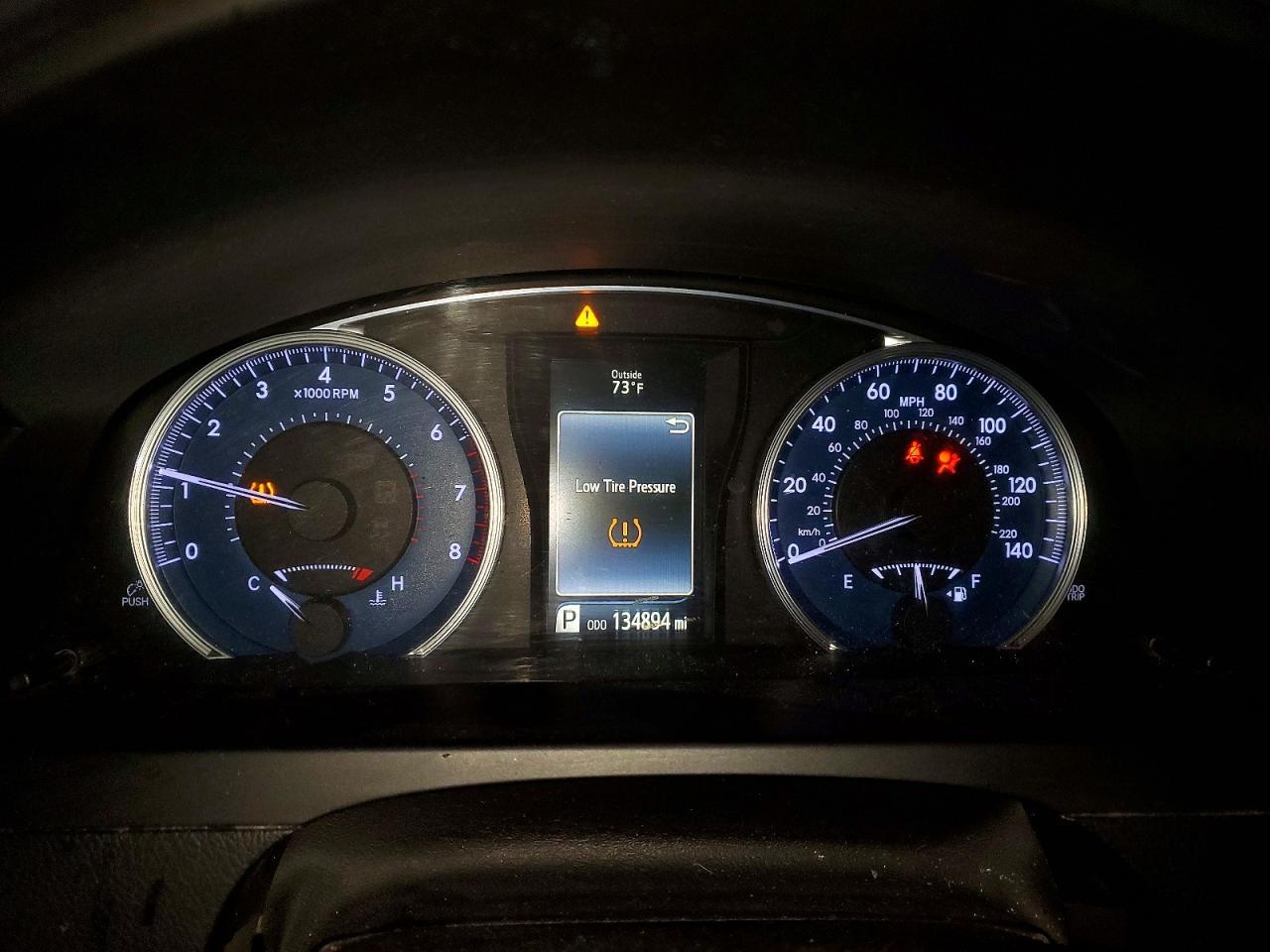 2016 Toyota Camry - zdjęcie 9