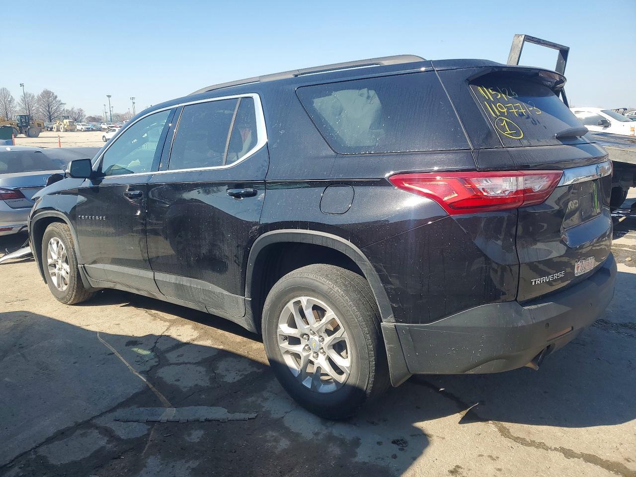 2021 Chevrolet Traverse Lt - zdjęcie 2