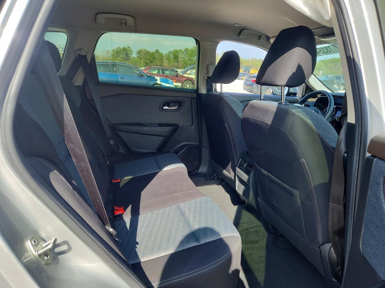 2023 Nissan Rogue Sv - zdjęcie 11