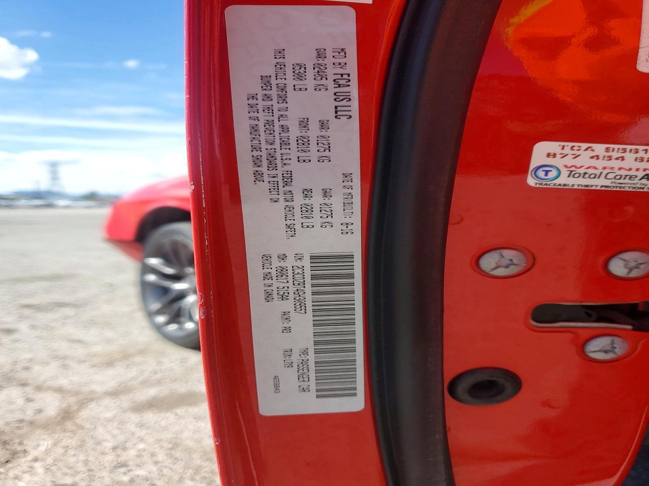 2016 Dodge Challenger R/T - zdjęcie 12