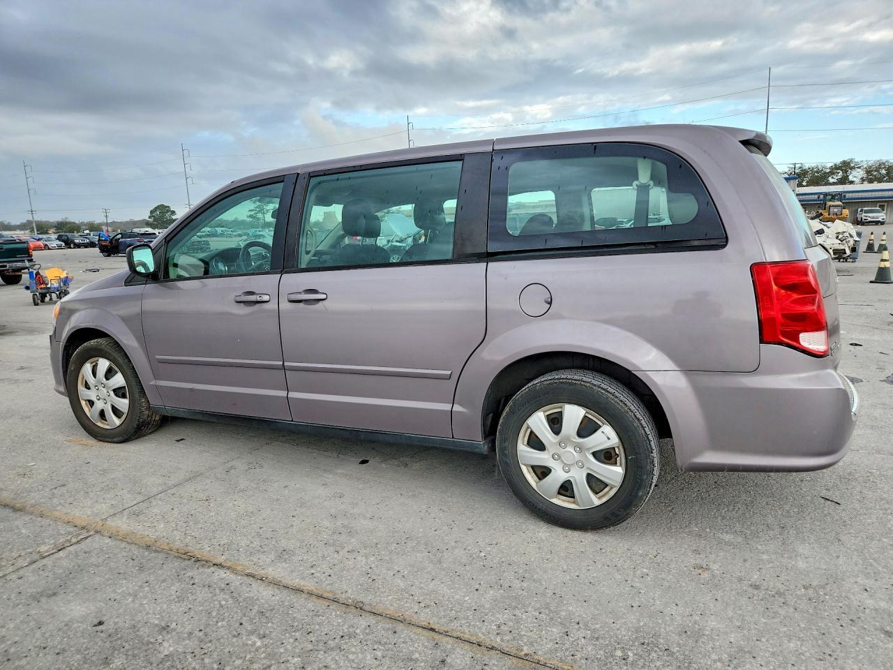 2013 Dodge Grand Caravan Se - zdjęcie 2