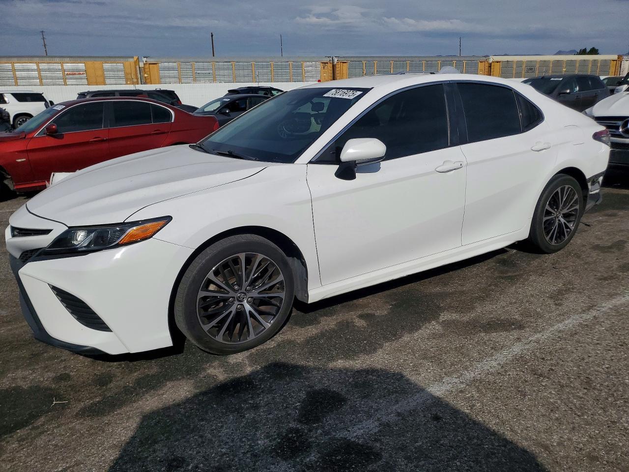 Toyota Camry - zdjęcie 1