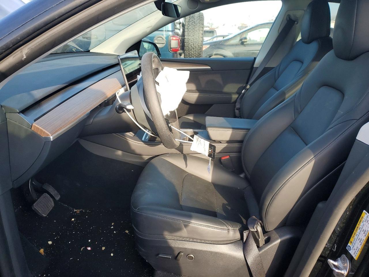 2024 Tesla Model Y - zdjęcie 7