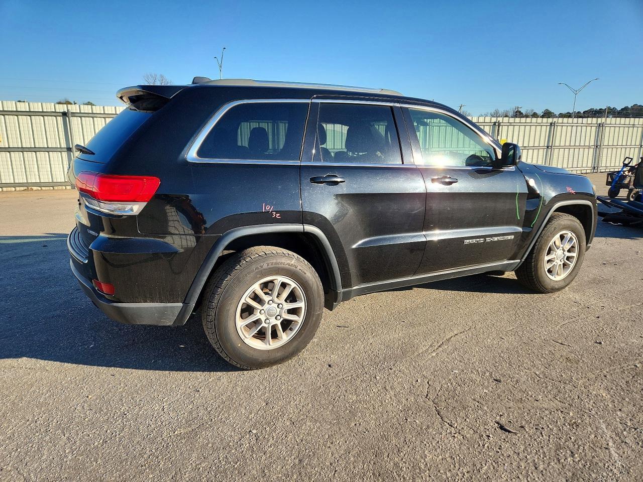 2018 Jeep Grand Cherokee Laredo - zdjęcie 3
