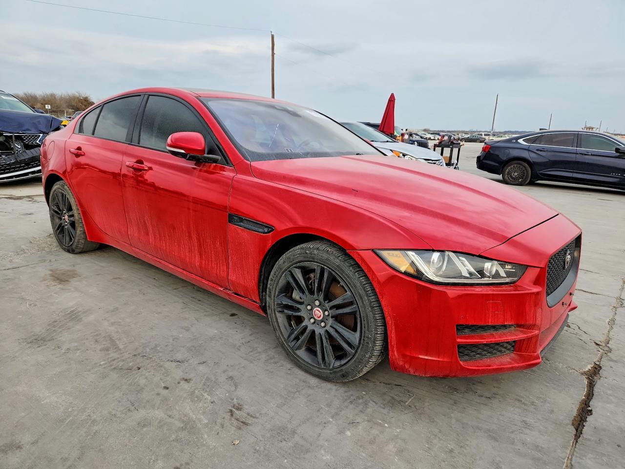 2018 Jaguar Xe Prestige 2Wd 25T 4C 4D Sedan - zdjęcie 4