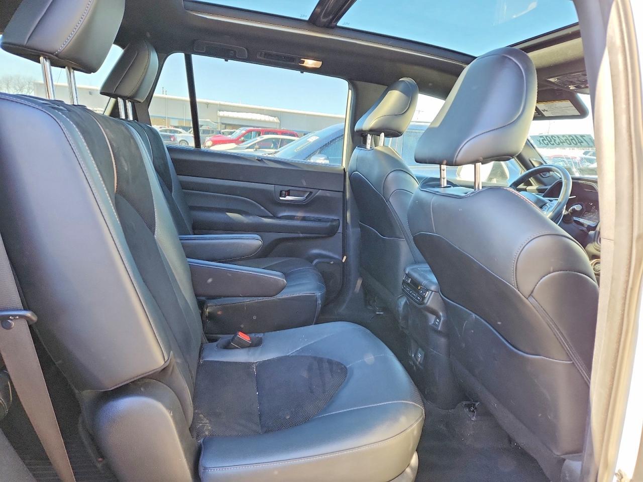 2024 Toyota Grand Highlander Limited - zdjęcie 11