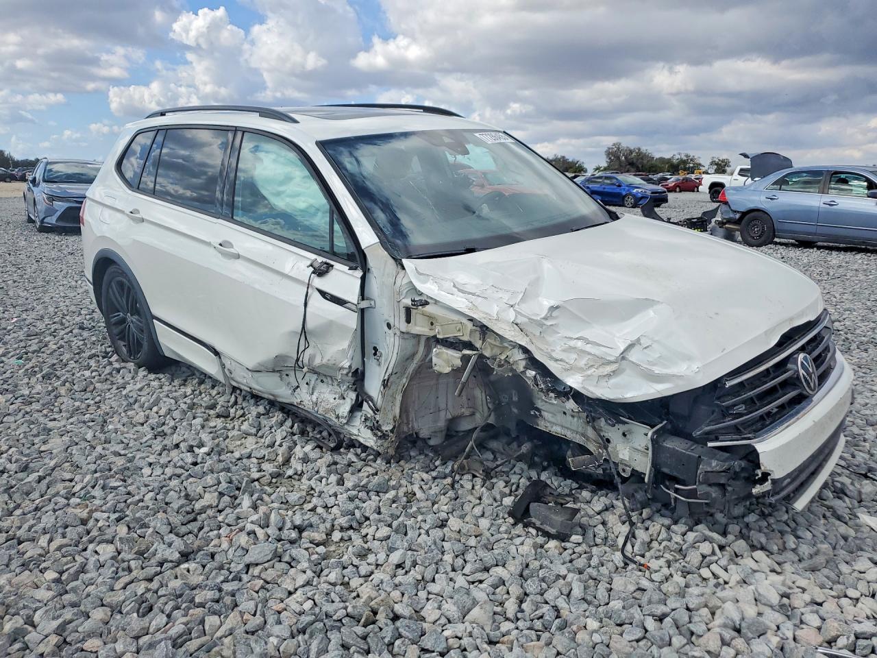 2022 Volkswagen Tiguan Se R-Line Black - zdjęcie 4