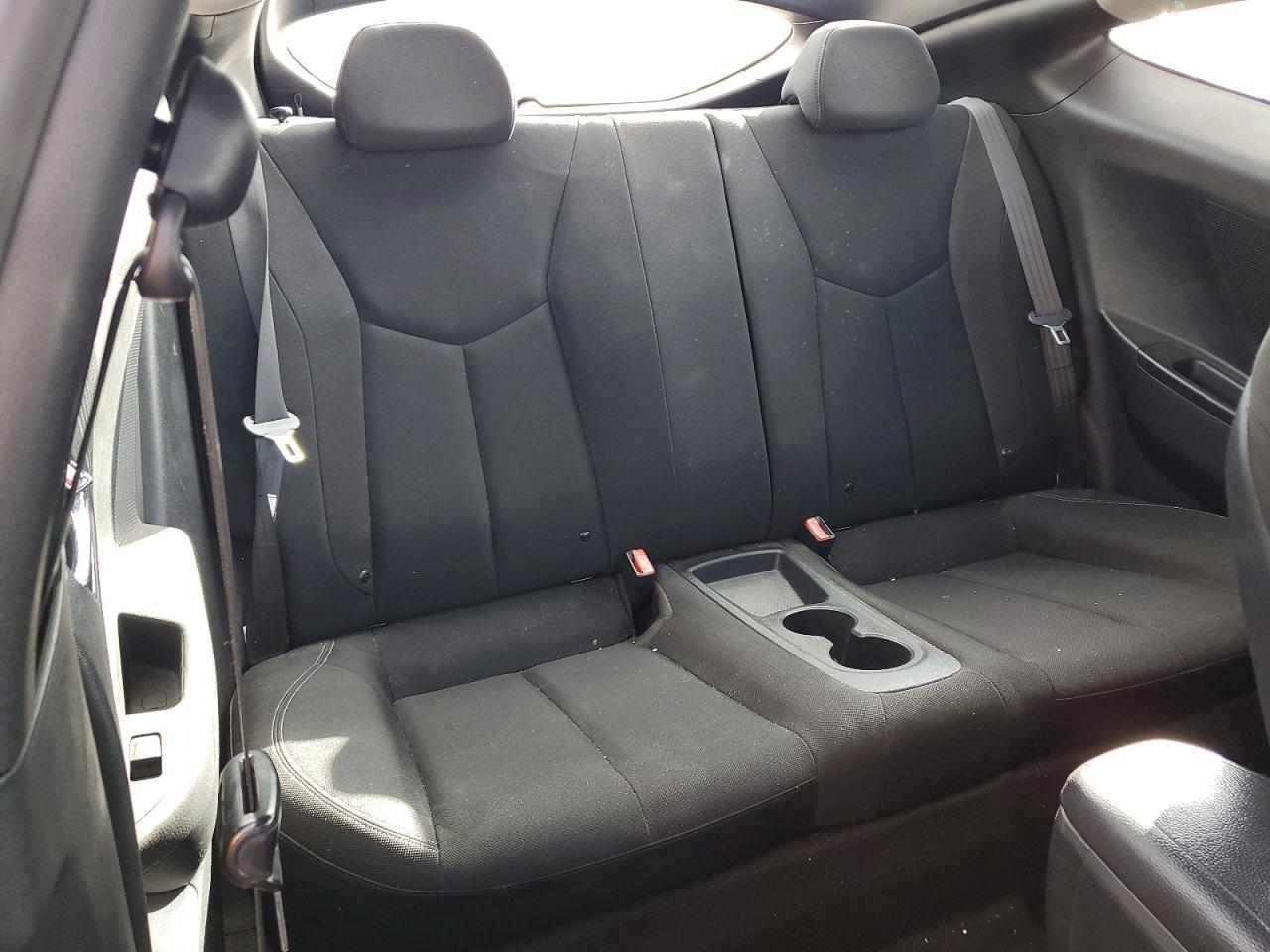 2016 Hyundai Veloster - zdjęcie 10