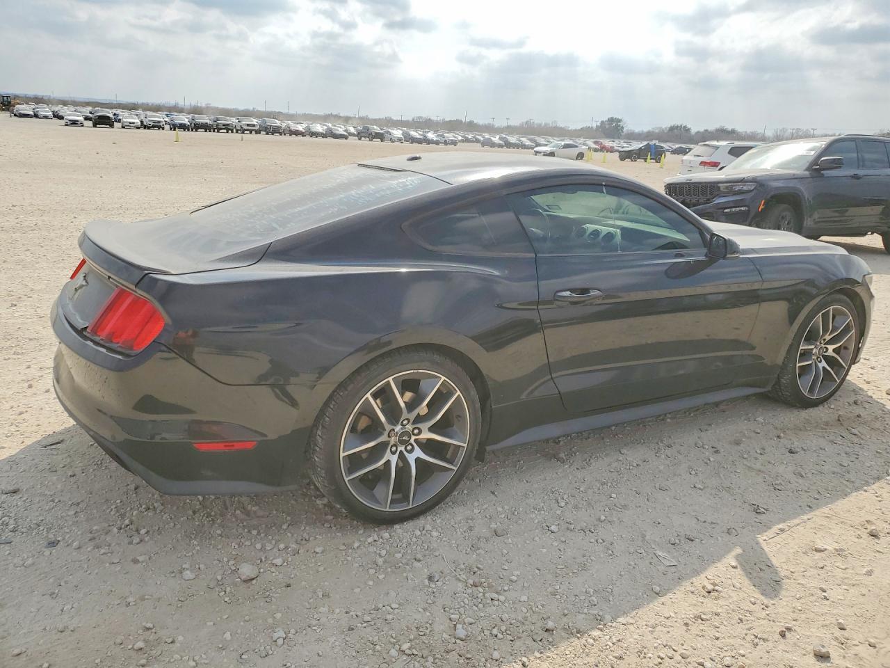 2016 Ford Mustang - zdjęcie 3