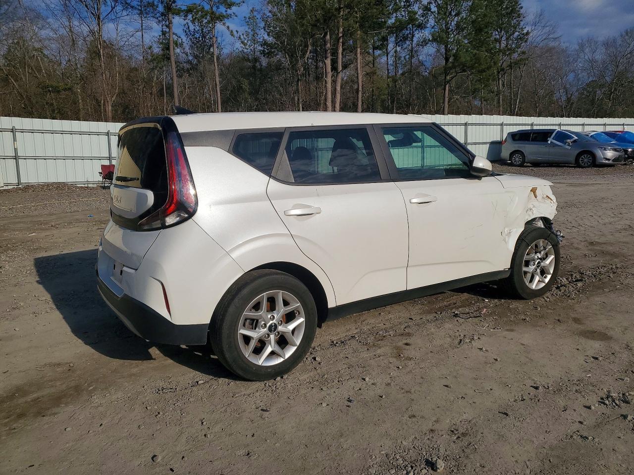 2023 Kia Soul Lx - zdjęcie 3