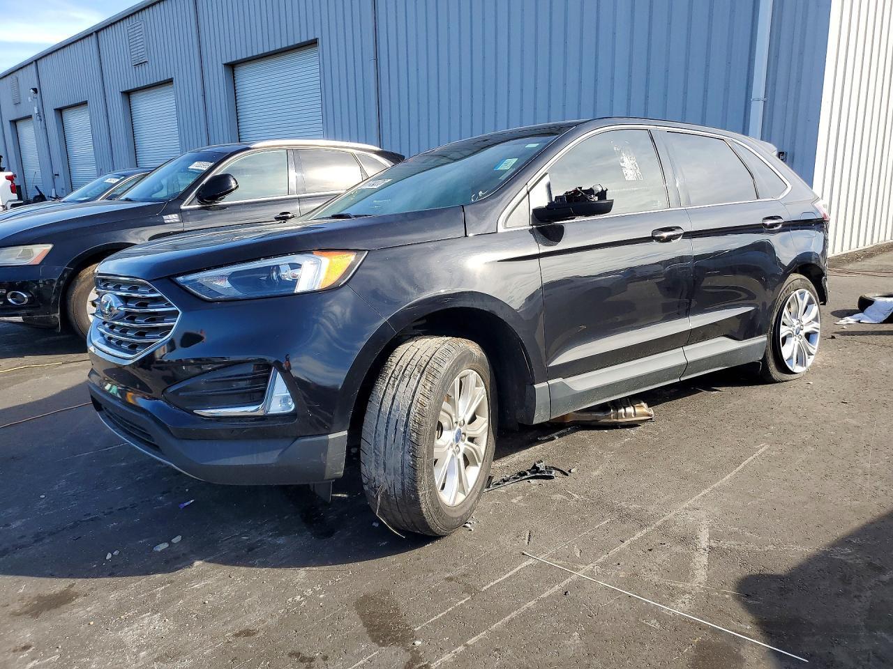 2022 Ford Edge Titanium - zdjęcie główne