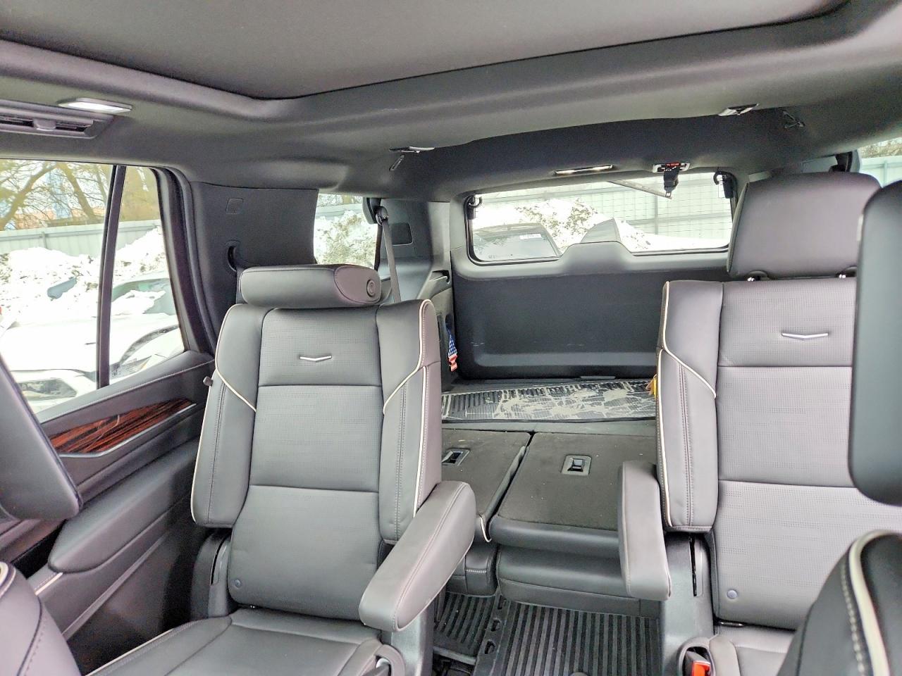 2024 Cadillac Escalade Premium Luxury - zdjęcie 10