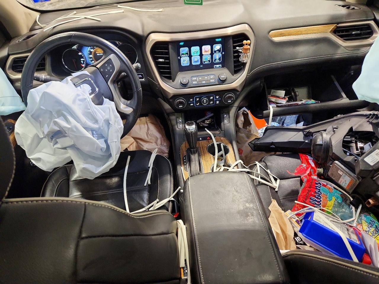 2017 GMC Acadia Denali - zdjęcie 8