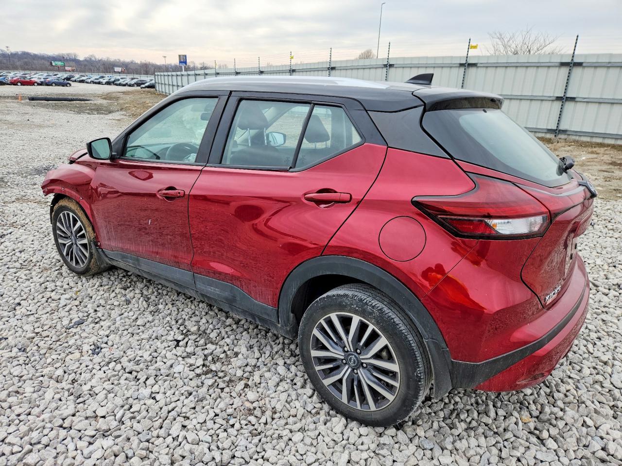 2022 Nissan Kicks Sv - zdjęcie 2
