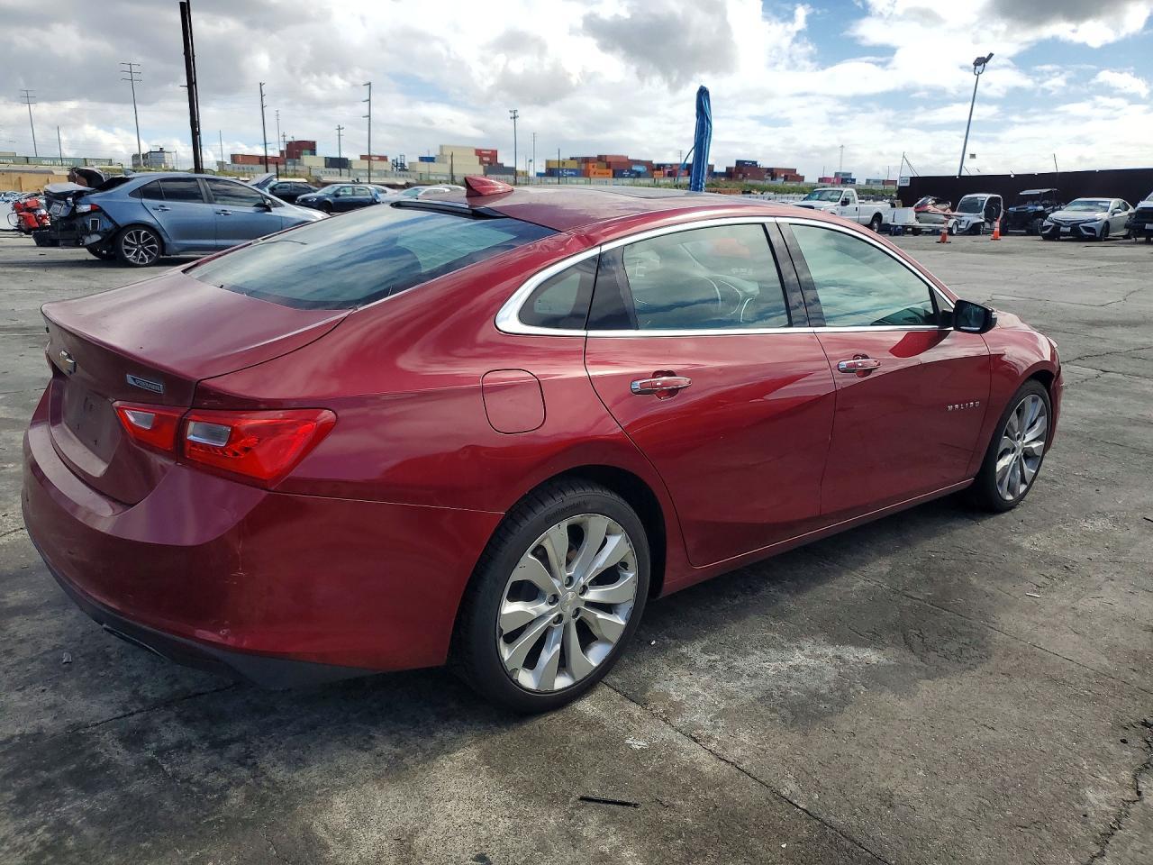 2017 Chevrolet Malibu Premier - zdjęcie 3