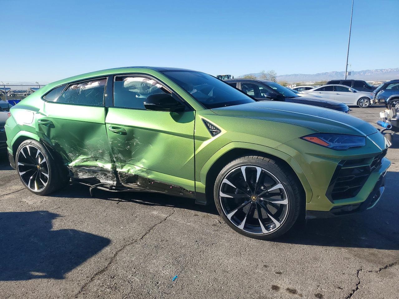 2022 Lamborghini Urus - zdjęcie 4