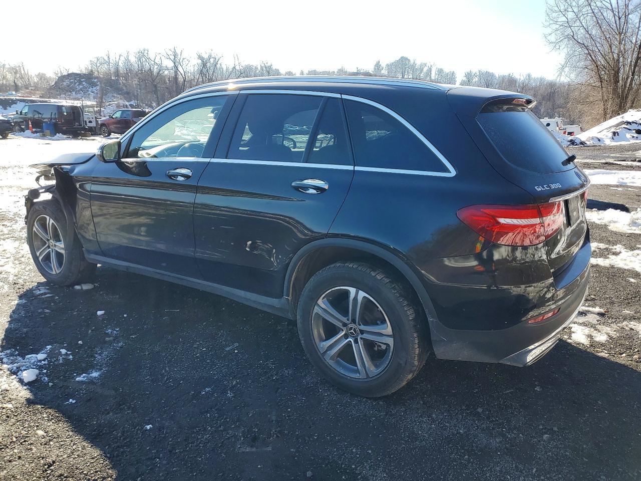 2019 Mercedes-Benz Glc 300 4Matic - zdjęcie 2