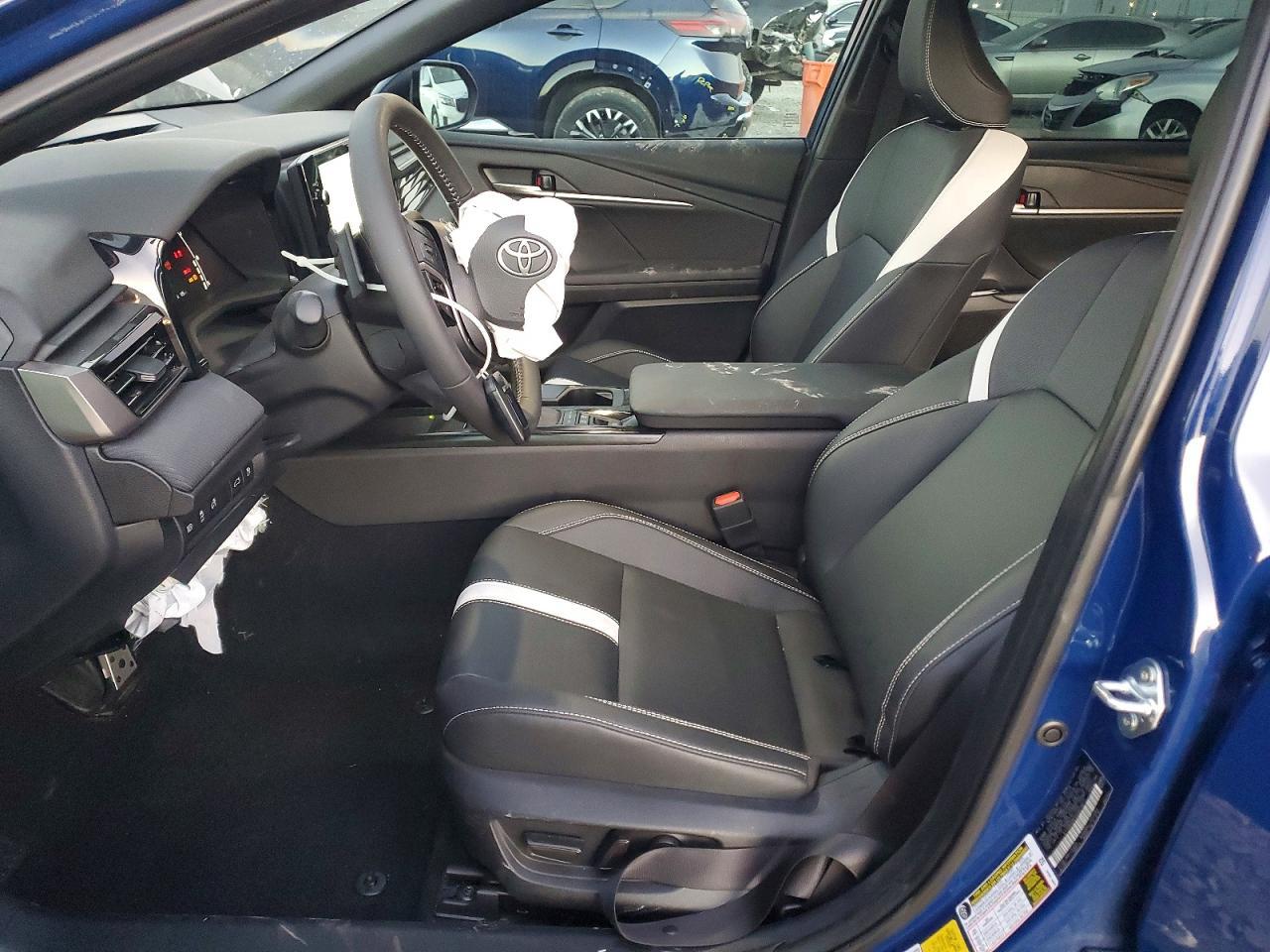 2025 Toyota Camry Se - zdjęcie 7