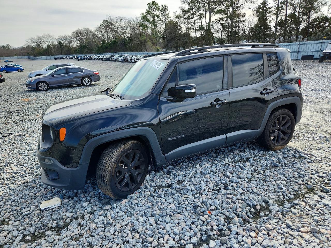 2017 Jeep Renegade Latitude - zdjęcie główne