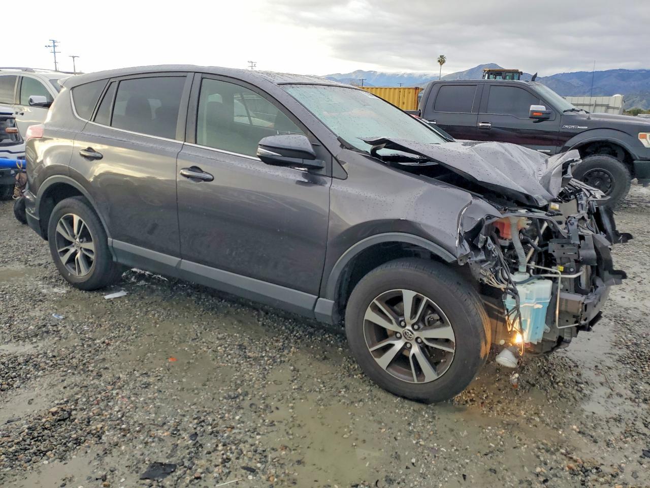 2017 Toyota Rav4 Xle - zdjęcie 4
