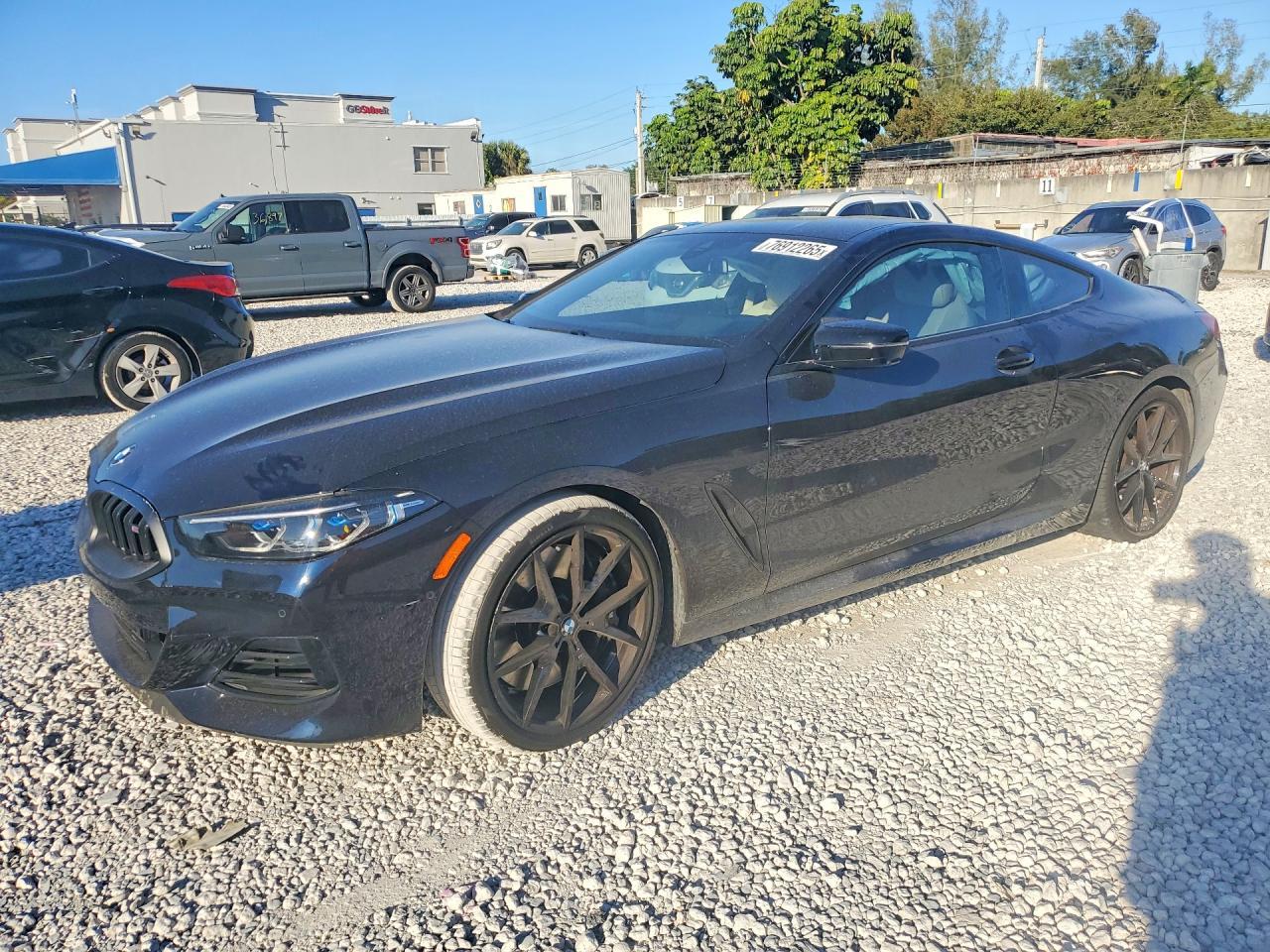 BMW Seria 8 - zdjęcie 1